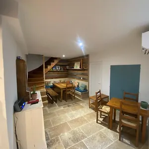 https://lescale-dieulefit.hotels-rhonealpes.com